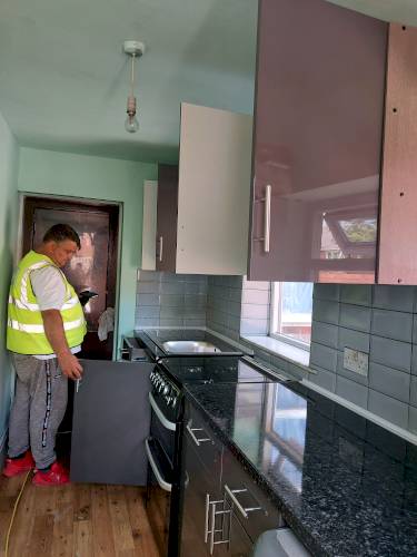 Kitchen Fitter: Image 1